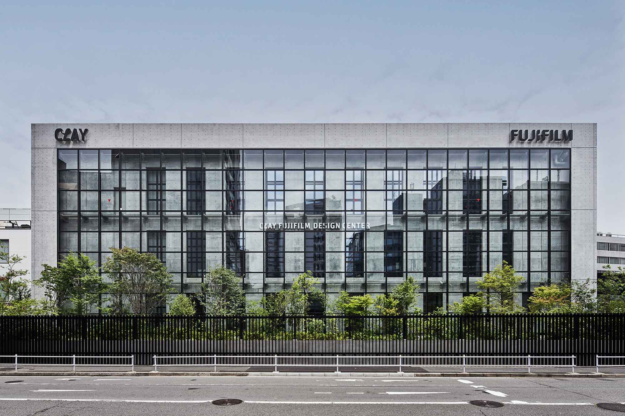 FUJIFILM Creative Village エレベーター床パネル
