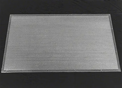 ポリカーボネートパンチング 用途：試作品