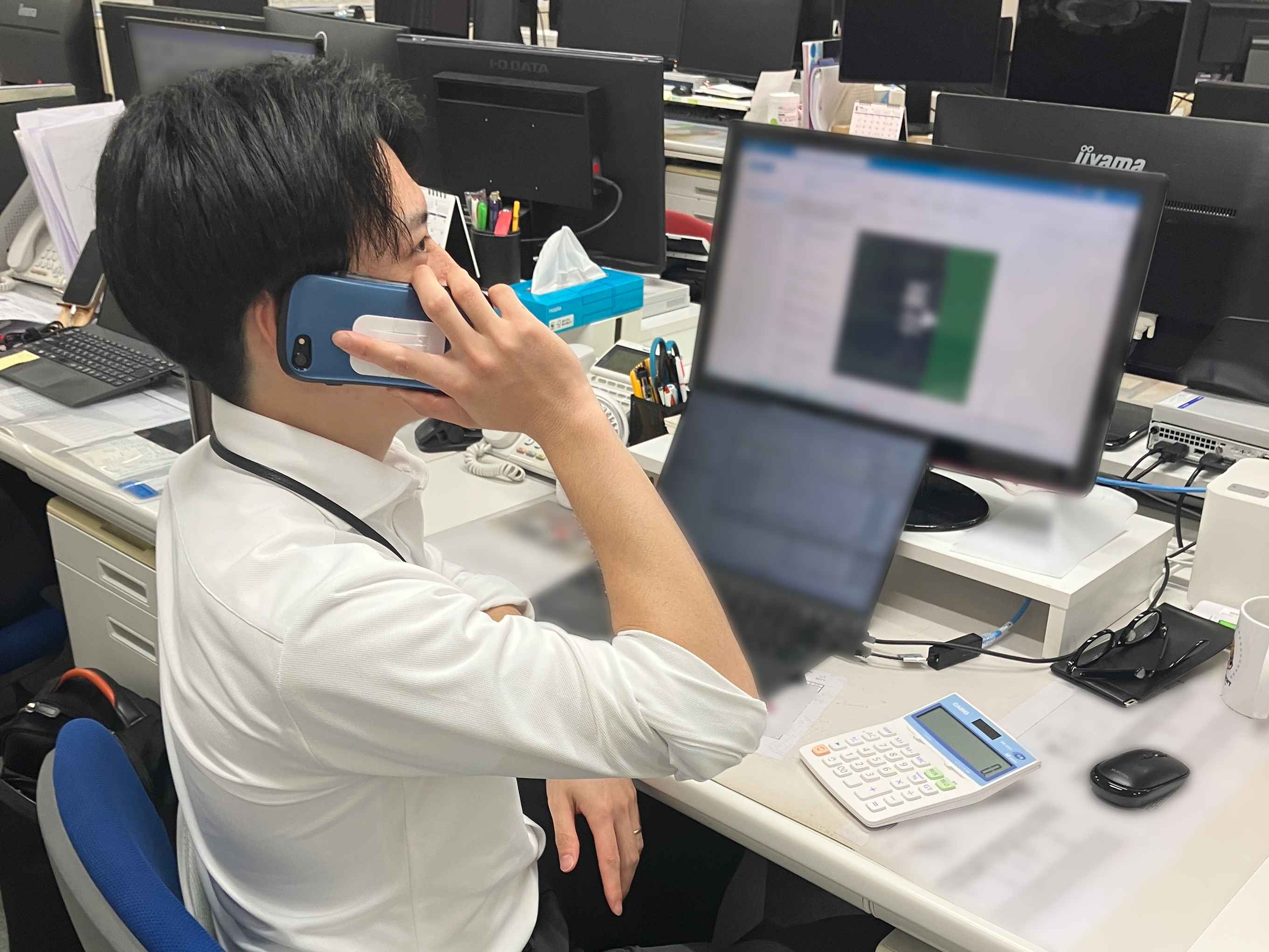 営業担当の業務風景