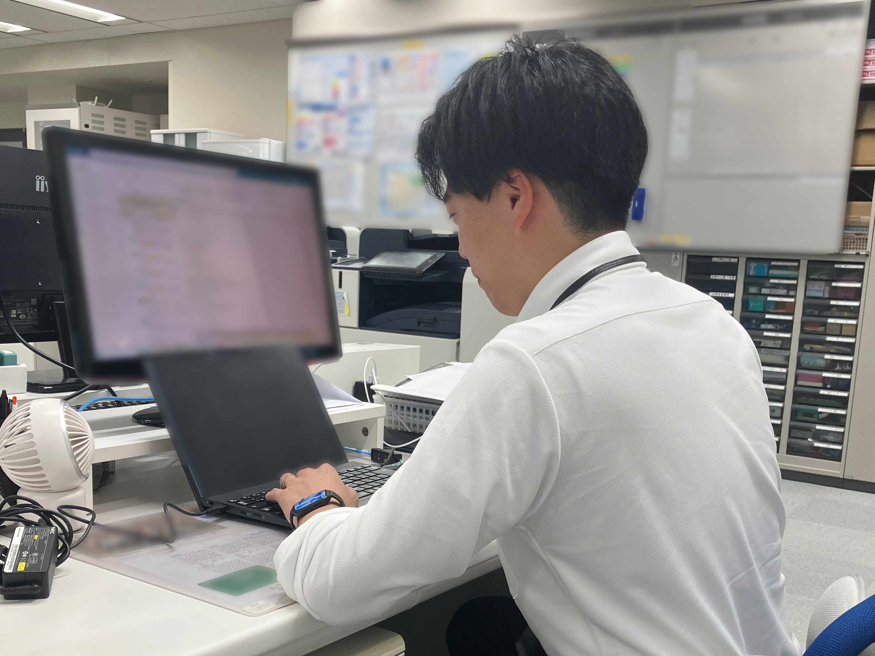 営業担当の業務風景
