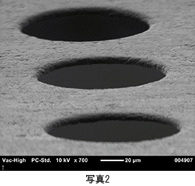 チタン箔 厚さ5 μmへ孔径100 μmの開孔を施した試作品2